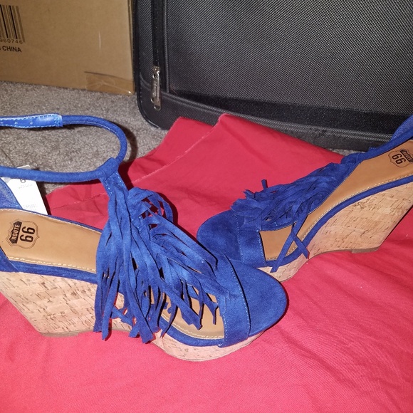 Shoes - Picture 2 of 4